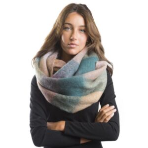 Cuello en un color multi-verdepasteles